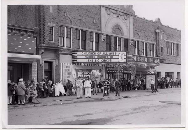 Braumart Theatre - From Thebraumartdotorg (newer photo)